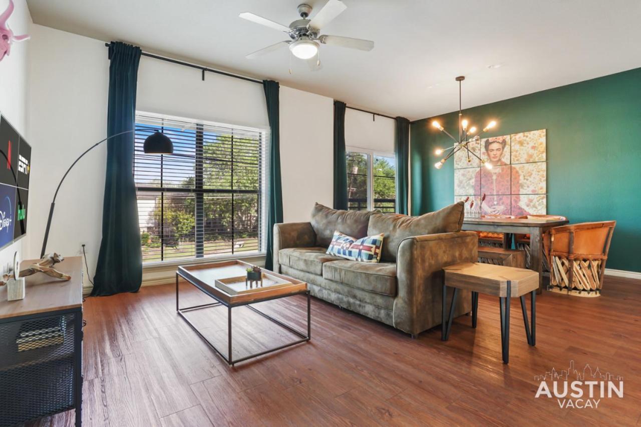 オースティンStylish 4Br With Smart Tv And Free Garage Parkingアパートメント エクステリア 写真